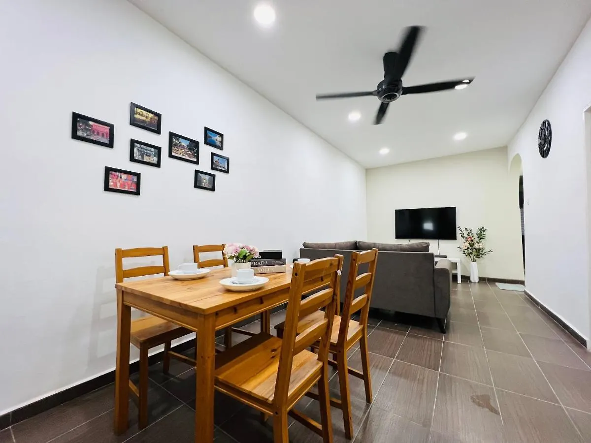 Ferienhaus 3 Bedroom Landed Beside Jonker Taman Kota Laksamana 150A By Myplace Malacca Ma­lay­sia